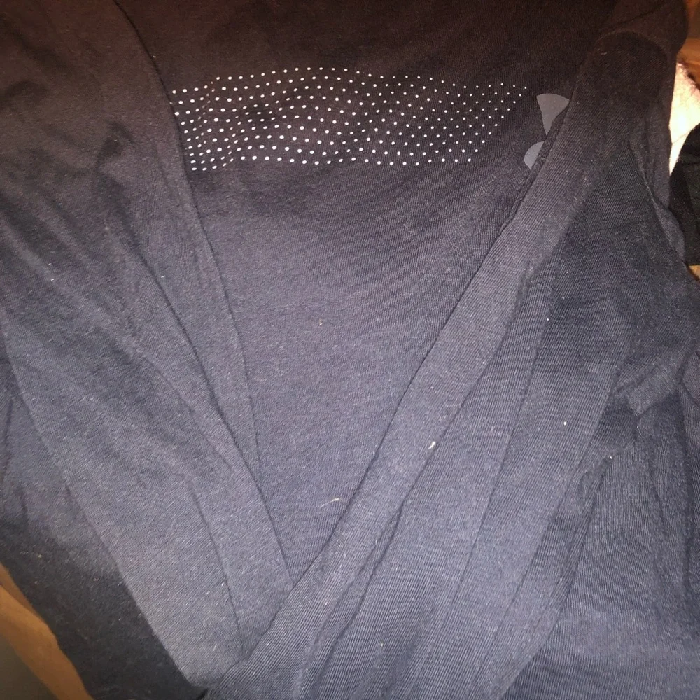 Youth Small Under Armour long sleeve shirt - Picture 6 of 6